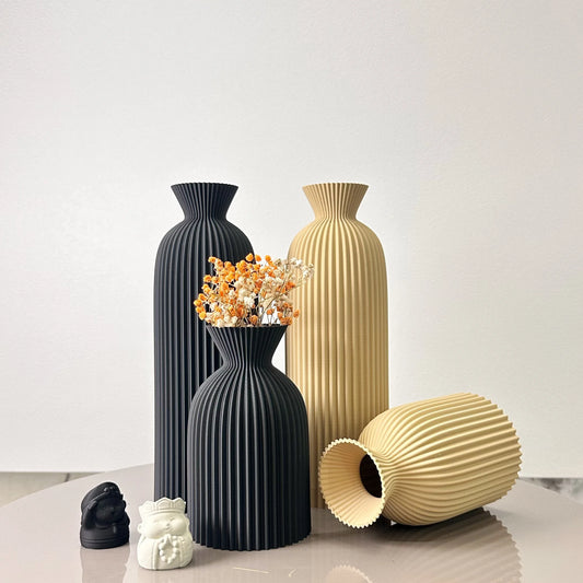 Elegant Wavy Pattern Vase Set